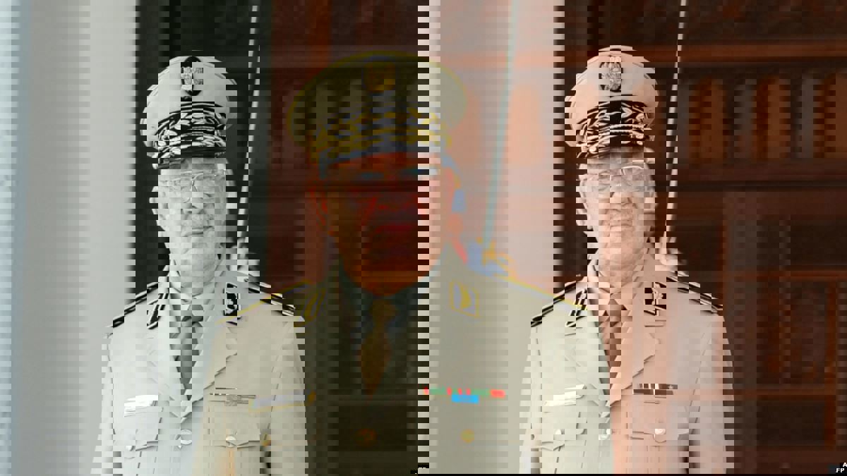 وفاة أحمد قايد صالح قائد الجيش الجزائري