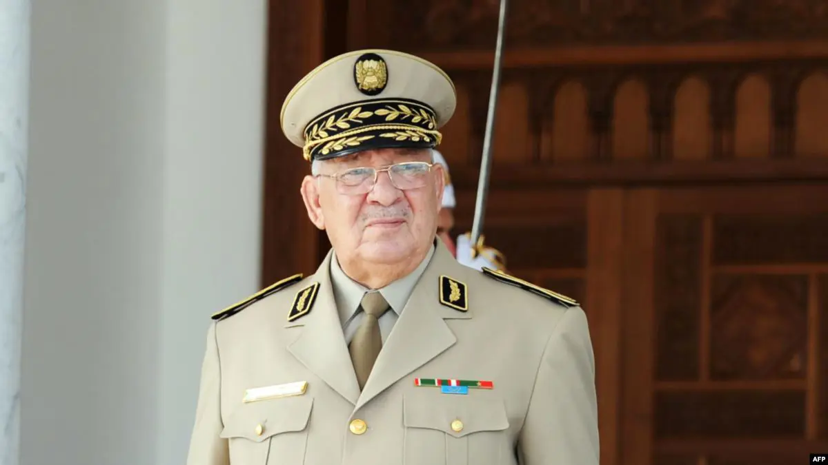 وفاة أحمد قايد صالح قائد الجيش الجزائري