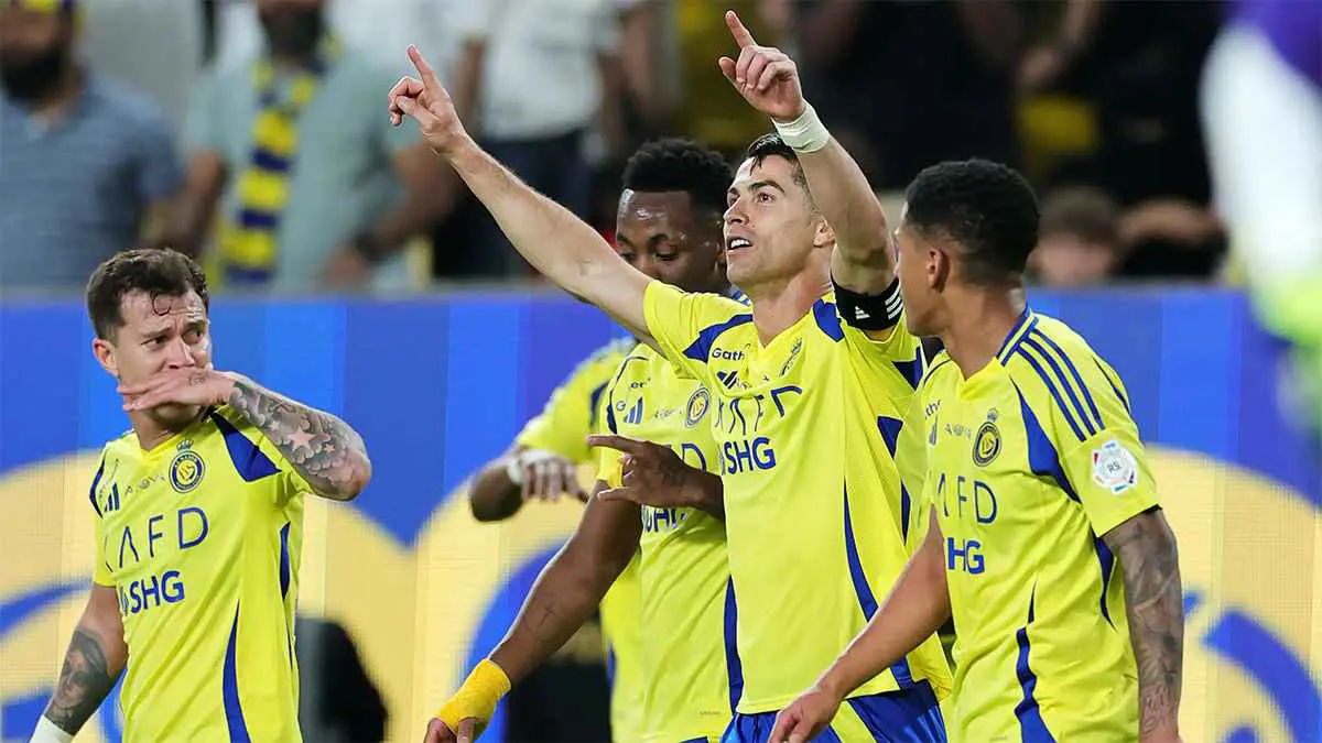 6 مهددين بقوة.. هل ينفرط عقد النصر برحيل رونالدو؟