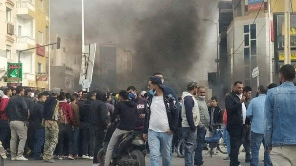في الذكرى العاشرة للاحتجاجات بتونس.. غضب عارم ينذر بـ"ثورة ثانية"