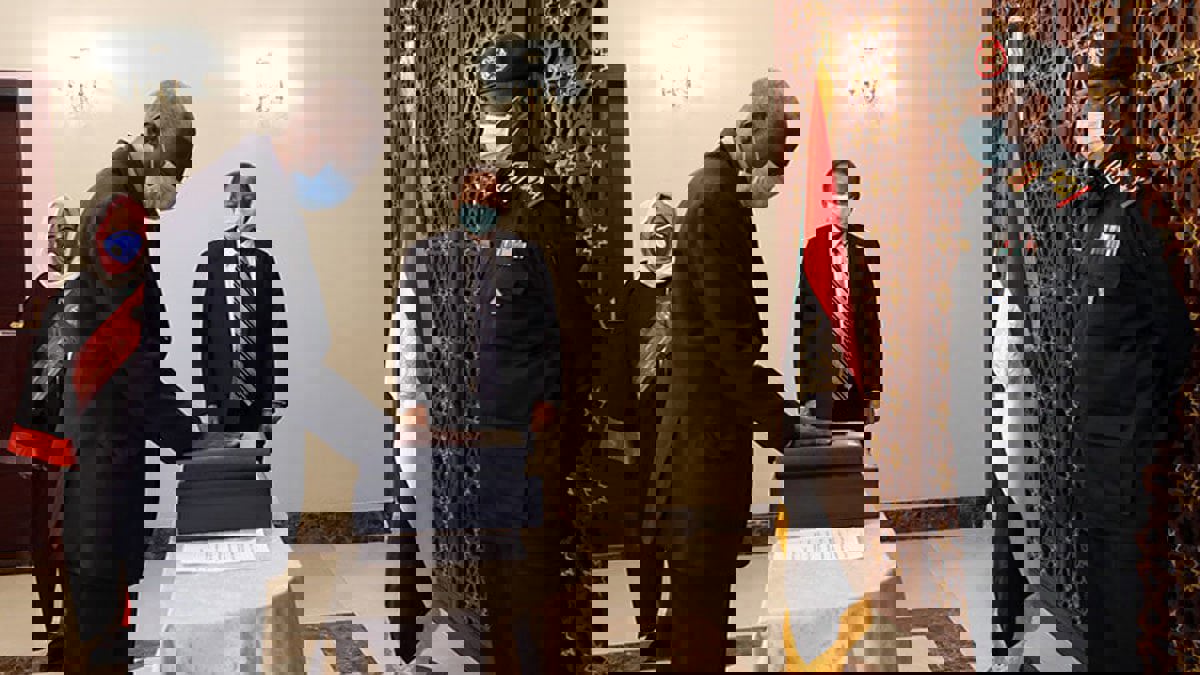 يسن إبراهيم يؤدي القسم وزيرا جديدا للدفاع في السودان