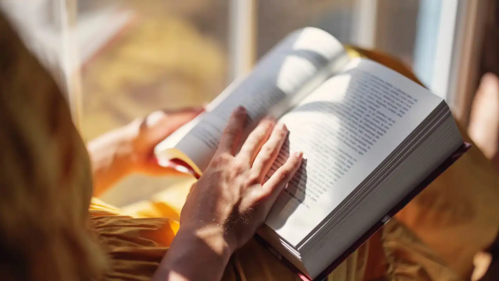 تراجع عالمي في قراءة الكتب.. ما علاقة وسائل التواصل الاجتماعي؟