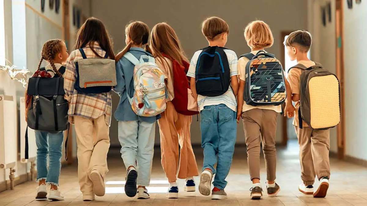 قواعد تساعد طفلك على "التكيف" في أول يوم دراسي