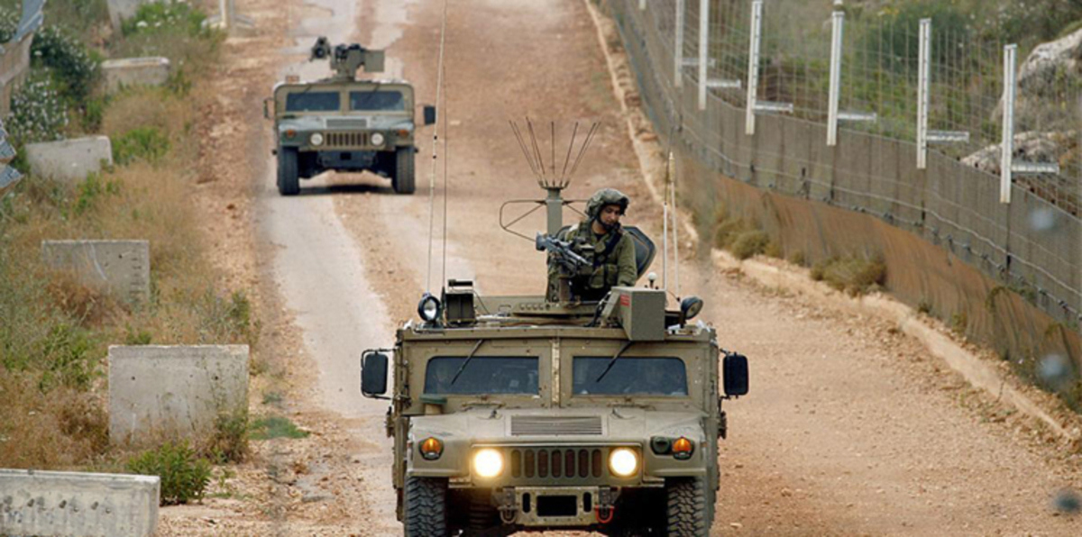تحسبًا لهجمات إيران وحزب الله.. إسرائيل ستقيم مناطق عازلة على الحدود مع الأردن وسوريا
