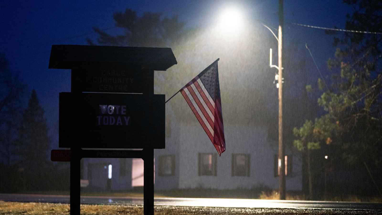 إغلاق جميع صناديق الاقتراع في الانتخابات الأمريكية