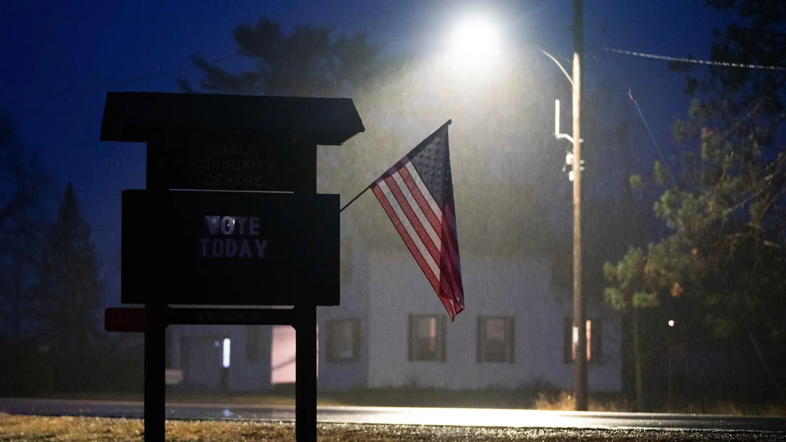 إغلاق جميع صناديق الاقتراع في الانتخابات الأمريكية