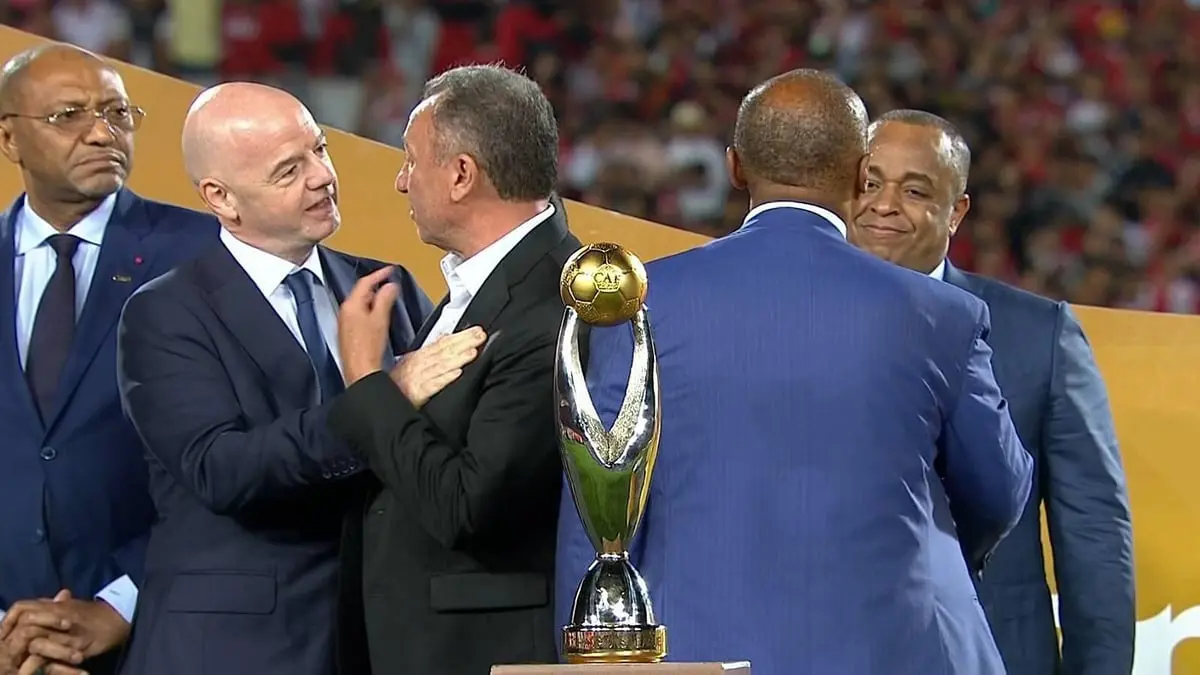 ماذا قال محمود الخطيب لإنفانتينو وموتسيبي بعد خسارة الأهلي أمام الوداد؟