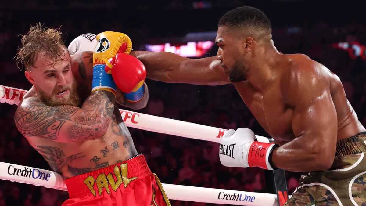 أنتوني جوشوا يُسقط جيك بول بالضربة القاضية (فيديو)