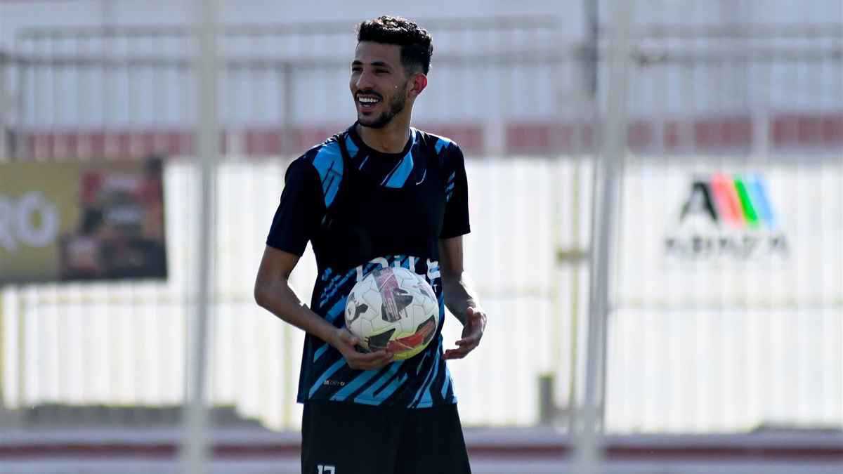 عار ويتصبب عرقا.. أحمد فتوح يفاجئ جمهور الزمالك بصورة مثيرة