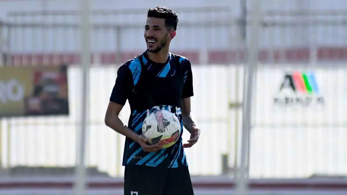 عار ويتصبب عرقا.. أحمد فتوح يفاجئ جمهور الزمالك بصورة مثيرة