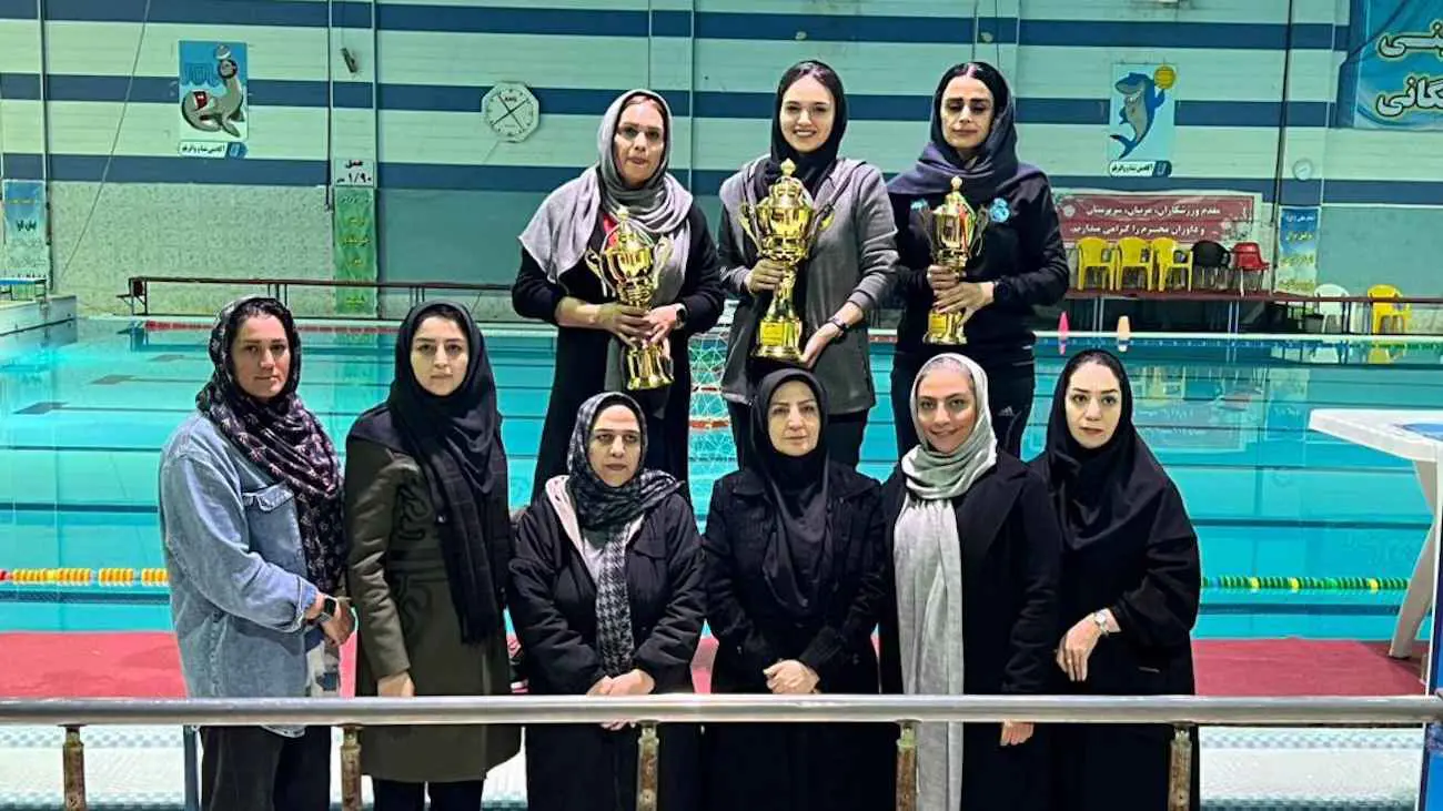 إيران.. قتلى وجرحى في انقلاب حافلة فريق نسائي (صور)