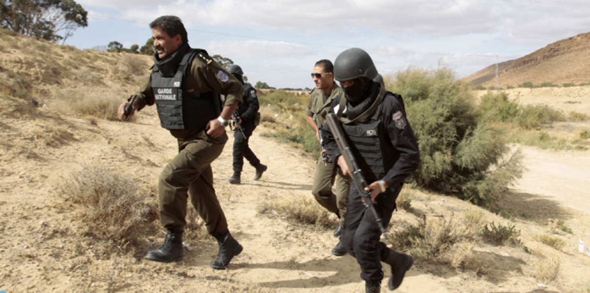 الجيش التونسي يكثف قصفه على مرتفعات القصرين‎