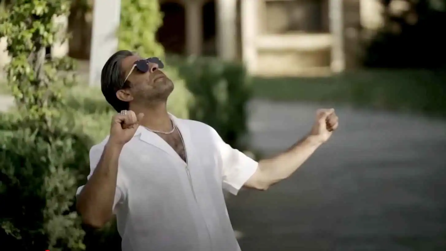 وائل كفوري ينشر أول صورة لمولودته "كلوفي" من شانا عبود