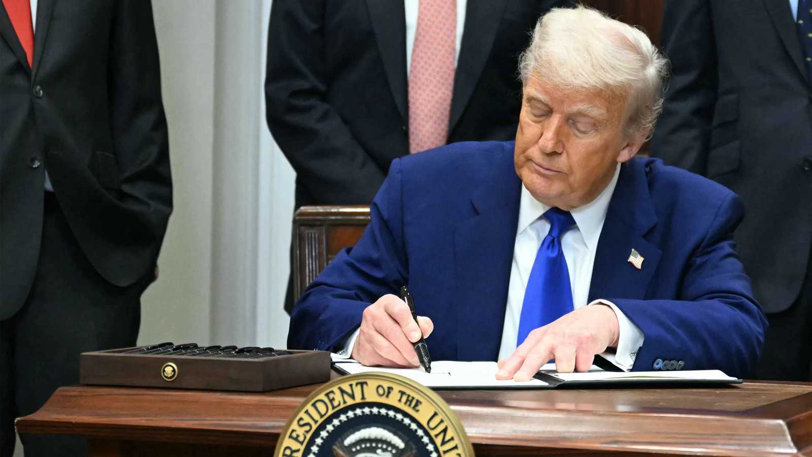 إدارة ترامب توقف تمويل برامج صحية حكومية لمكافحة الأمراض