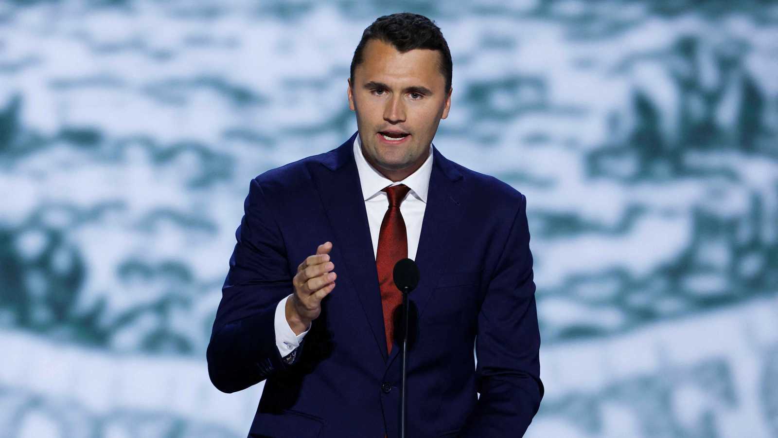 "احتفلوا باغتيال كيرك".. إجراء أمريكي مفاجئ بسبب "منشورات الموت" (فيديو إرم)