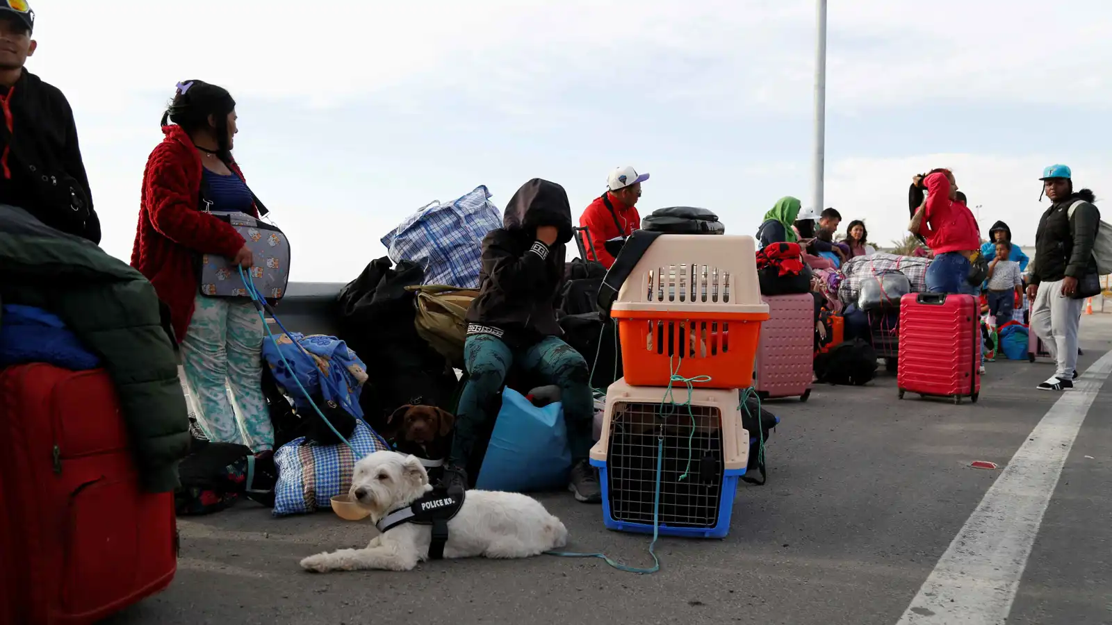 رغم إغلاق ترامب مجالها الجوي.. فنزويلا تستقبل طائرة ترحيل أمريكية