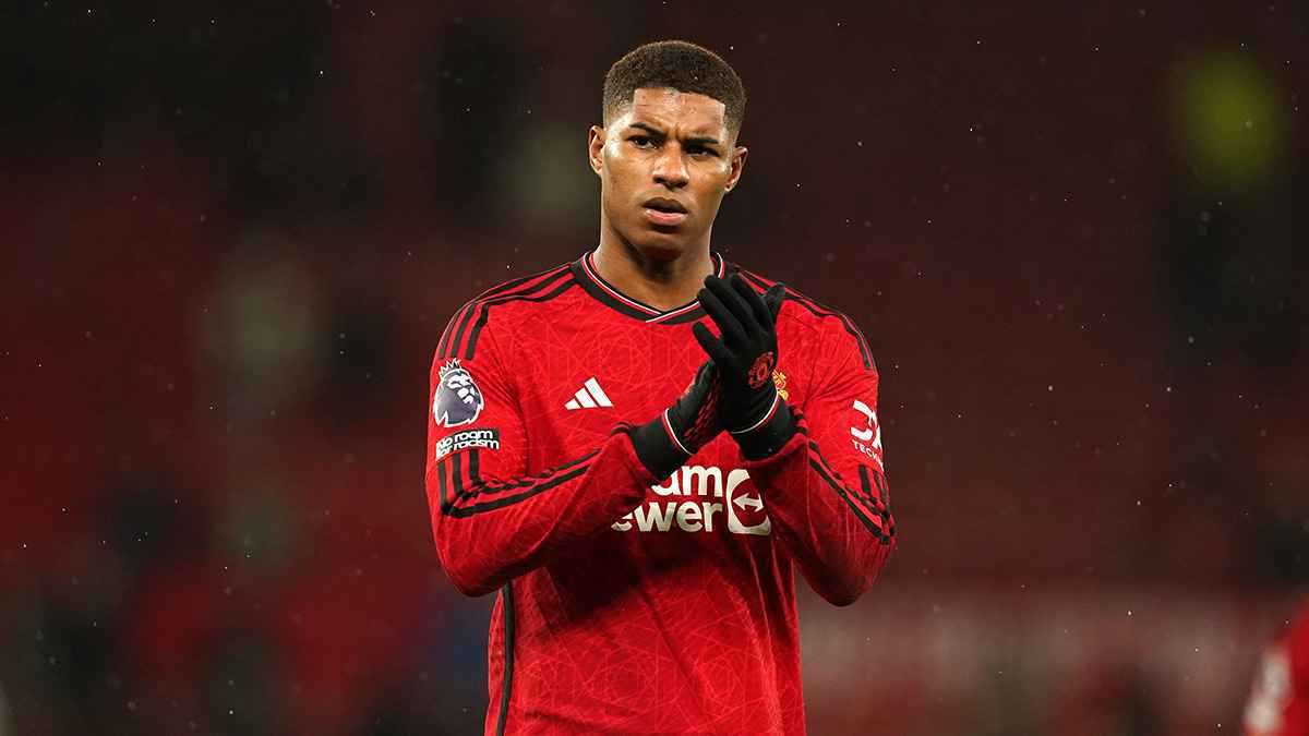 "ضربة مفاجئة" تهدد أحلام برشلونة وراشفورد