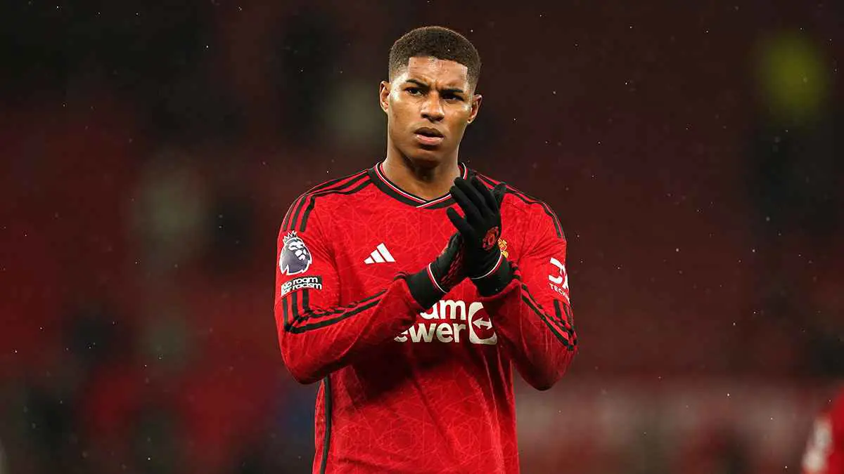 "ضربة مفاجئة" تهدد أحلام برشلونة وراشفورد