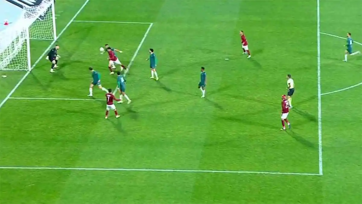 رأسية خرافية.. طريد الأهلي يسجل أول أهدافه مع سيراميكا كليوباترا (فيديو)