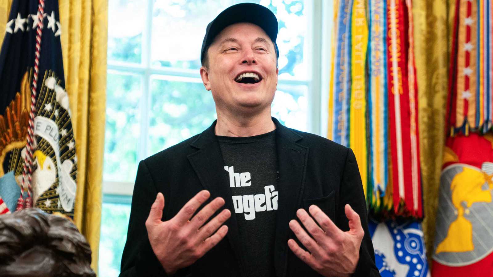 "لوموند": إيلون ماسك يستلهم تحركاته من شخصية روائية