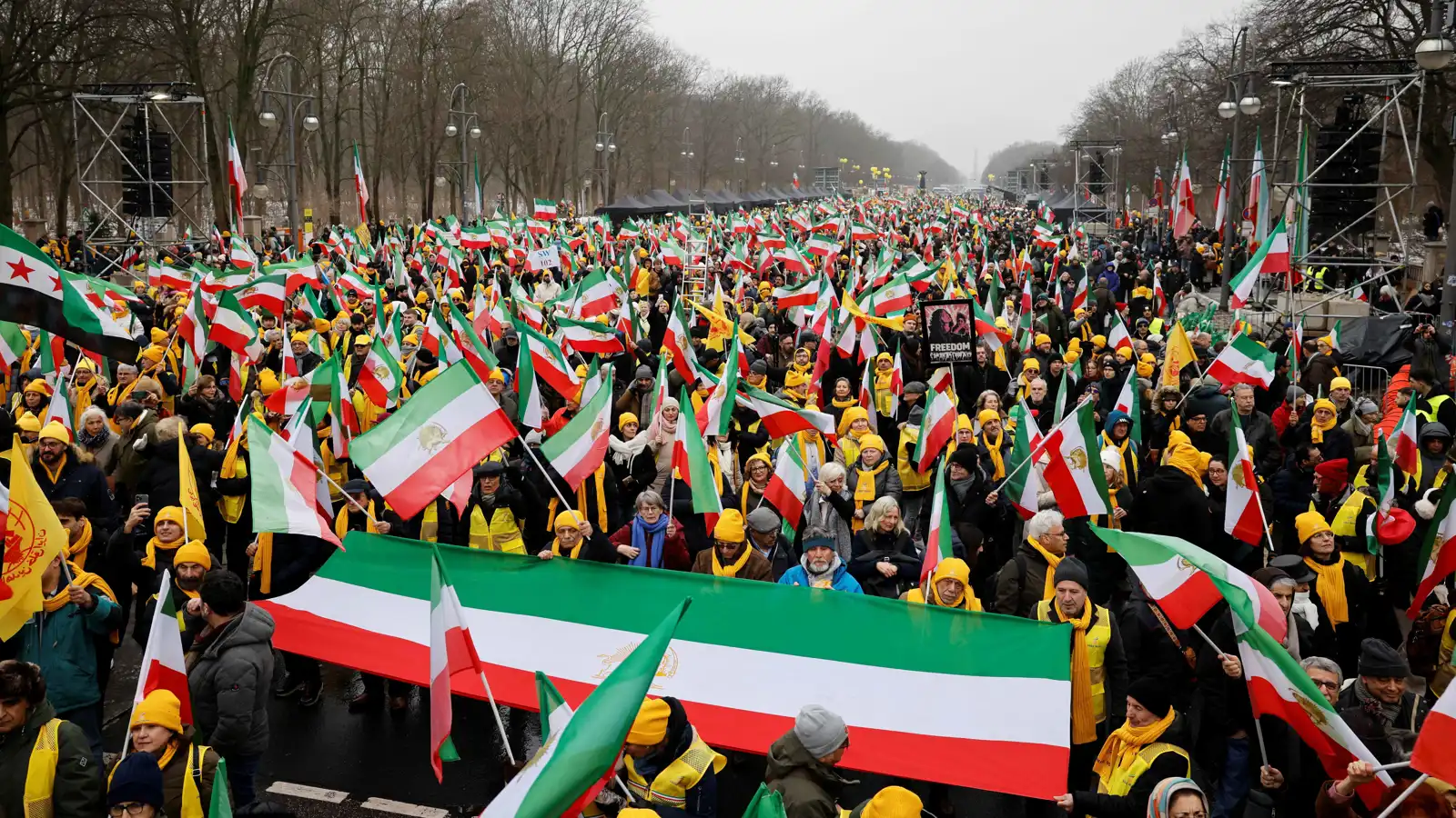 مظاهرة حاشدة في برلين تضامناً مع احتجاجات إيران (فيديو)