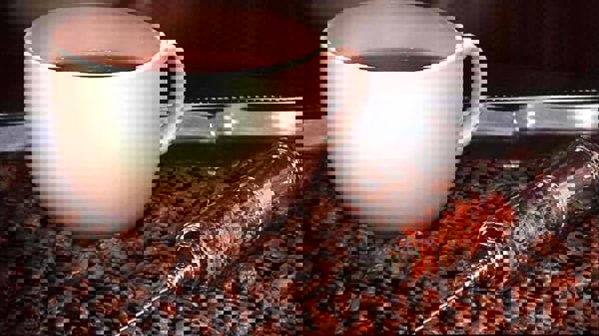 من بينها كثرة التبول.. علامات تنذرك بالحاجة إلى الامتناع عن تناول القهوة والكافيين