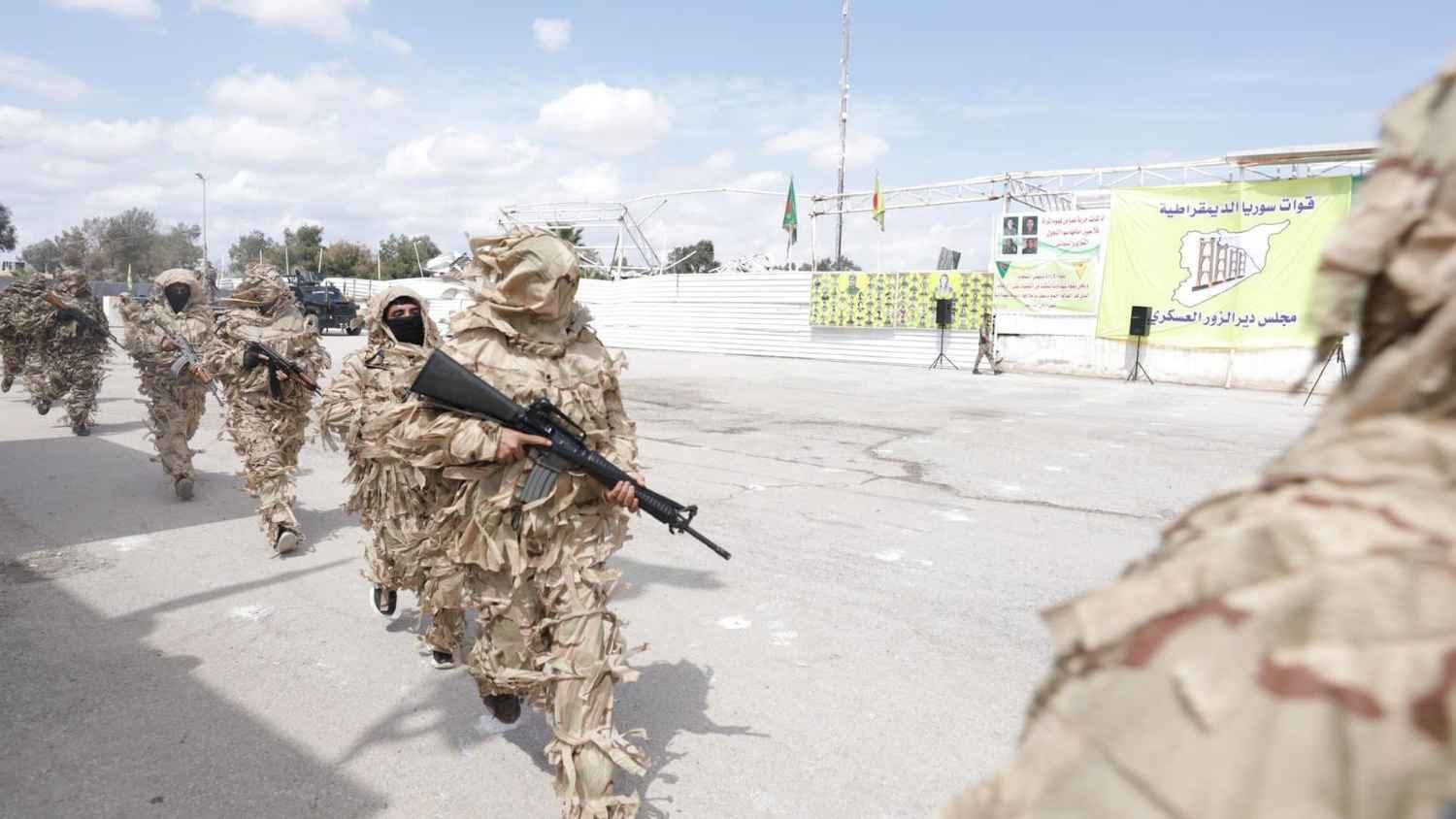 انشقاقات جديدة وموجات أخرى قادمة.. هل ينحاز "عرب قسد" إلى الجيش السوري؟‎