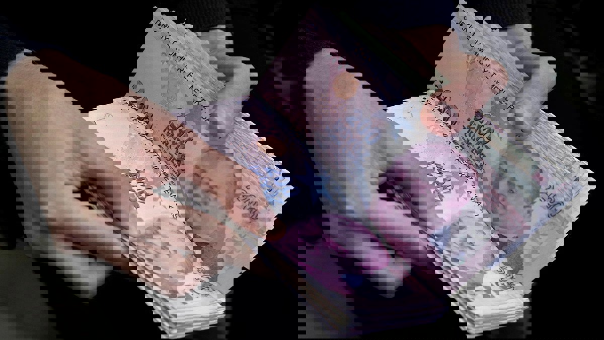 الليرة التركية تهبط إلى مستوى قياسي منخفض أمام اليورو