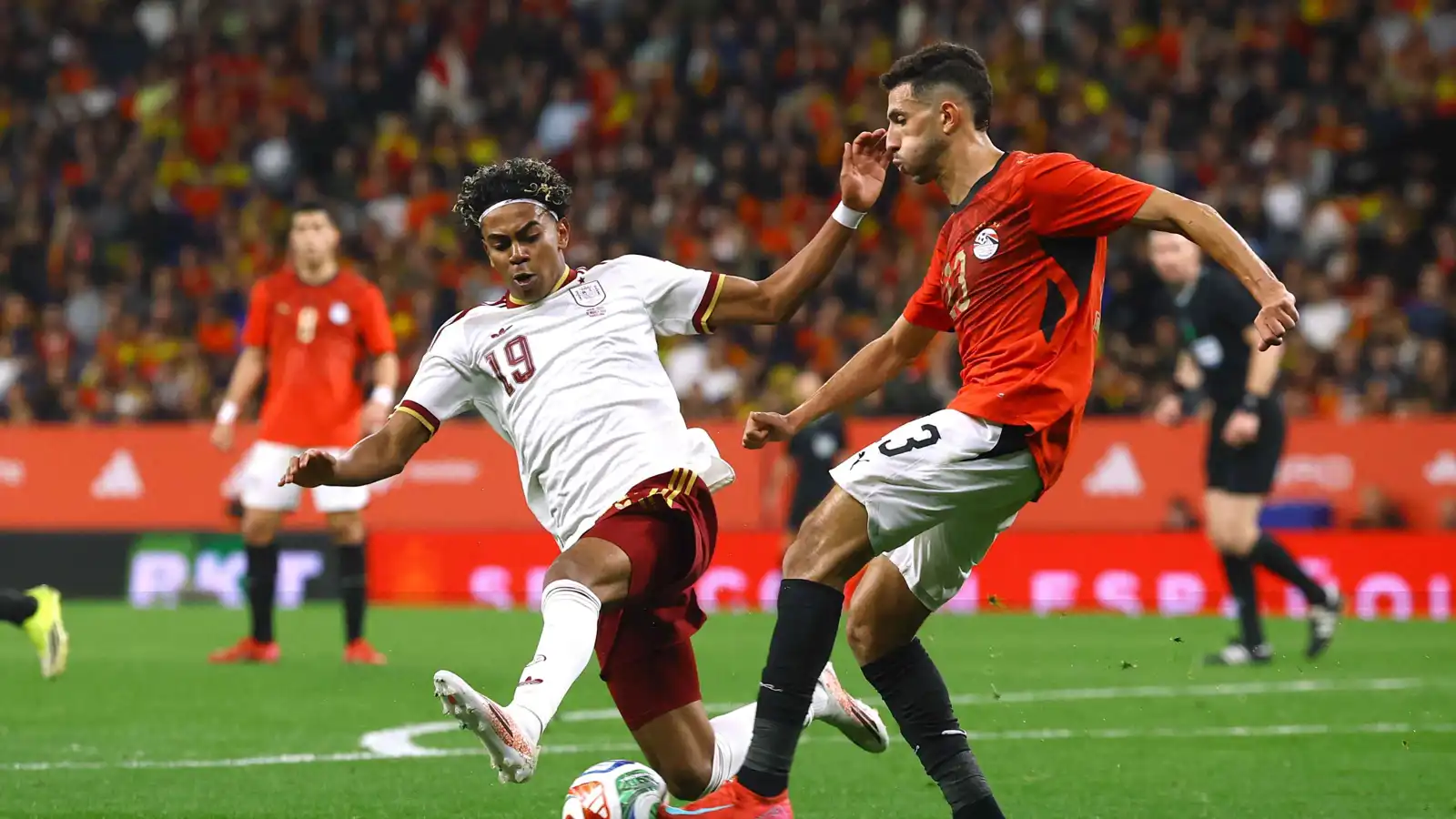 مفاجأة مباراة مصر وإسبانيا.. ماذا قدم أحمد فتوح ضد لامين يامال؟