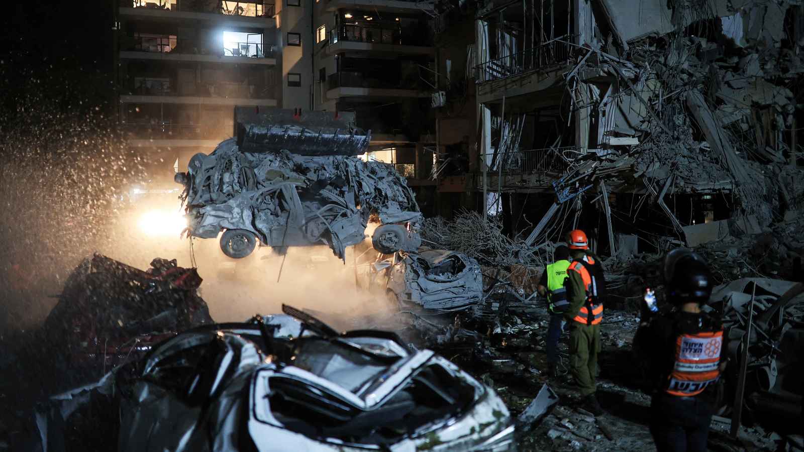 الهجوم الإيراني يستهدف مقر وحدة النخبة الاستخبارية 8200 (فيديو)