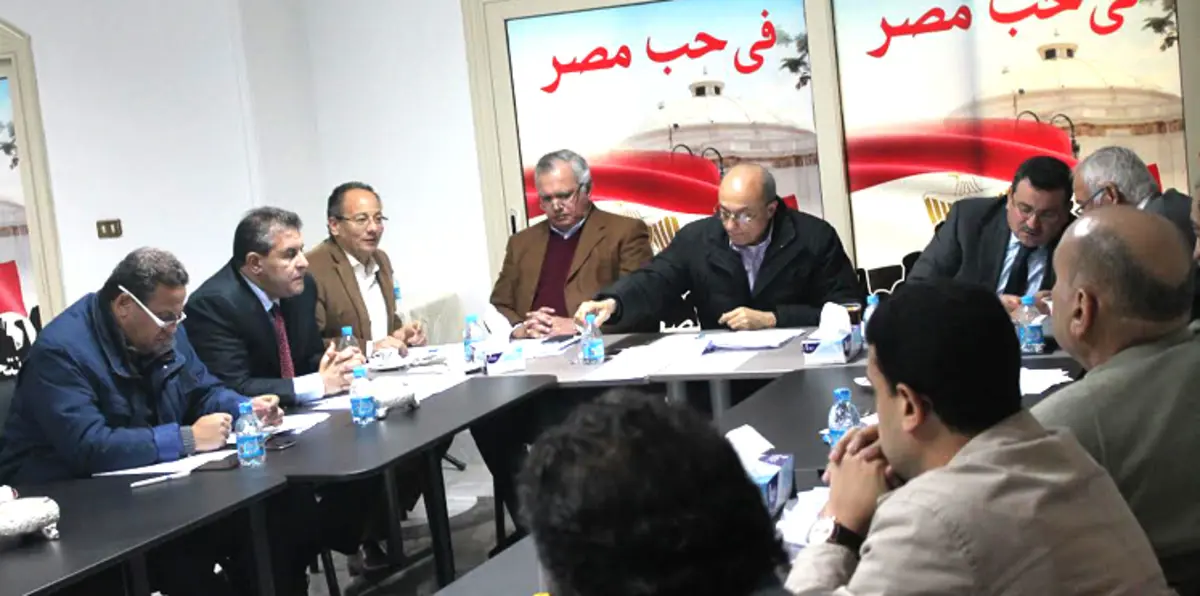 اليزل يهدد مرشحي "في حب مصر" لتقاعسهم في الدعاية الانتخابية