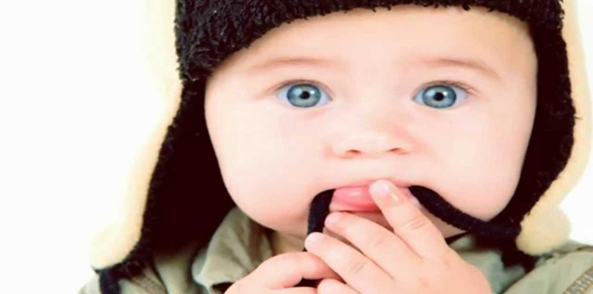 "الطفل العنكبوت".. إيراني يتحول إلى نجم على "السوشال ميديا" (فيديو وصور)