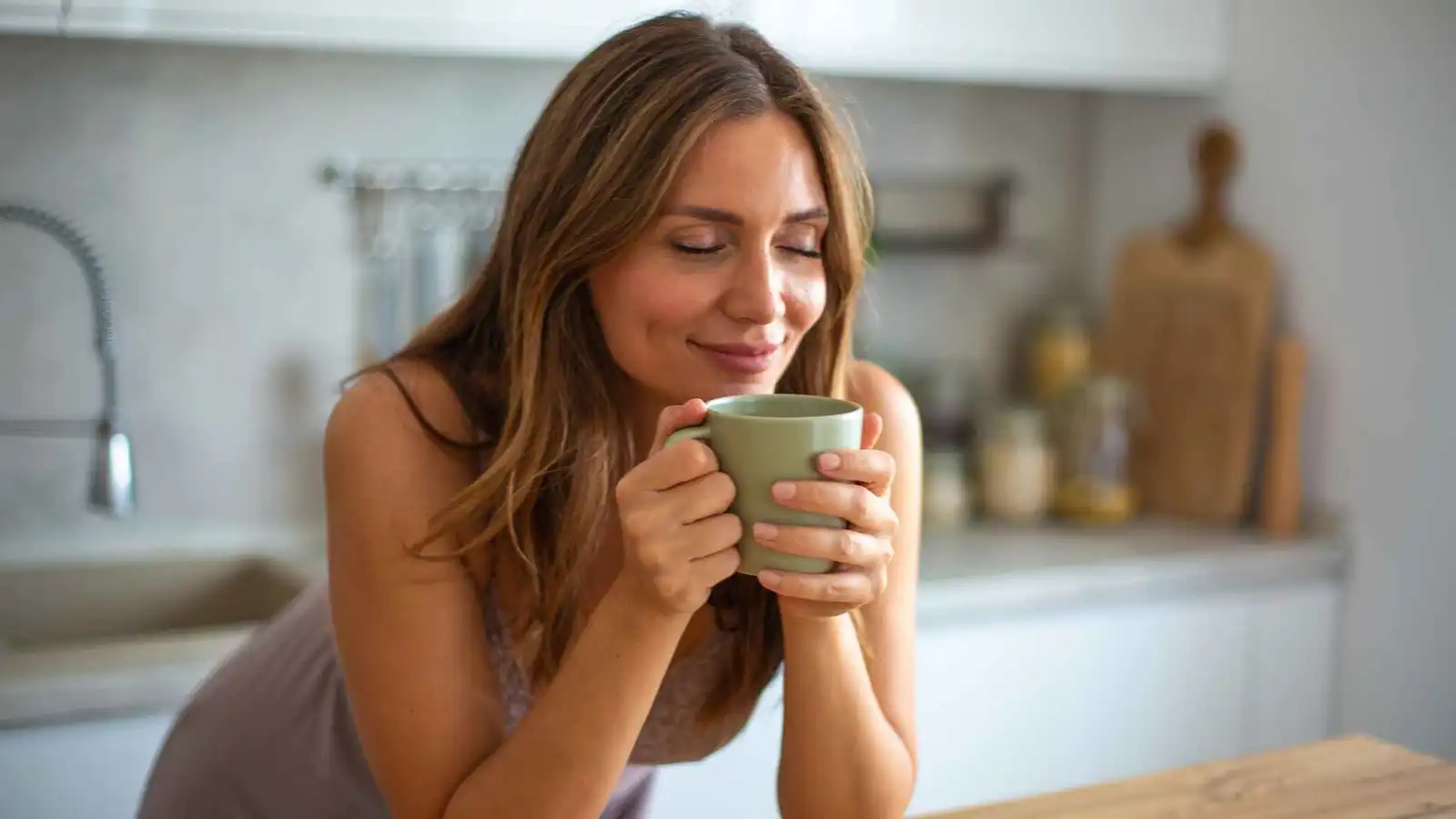 القهوة والكالسيوم.. تأثير مفاجئ على صحة مفاصلك