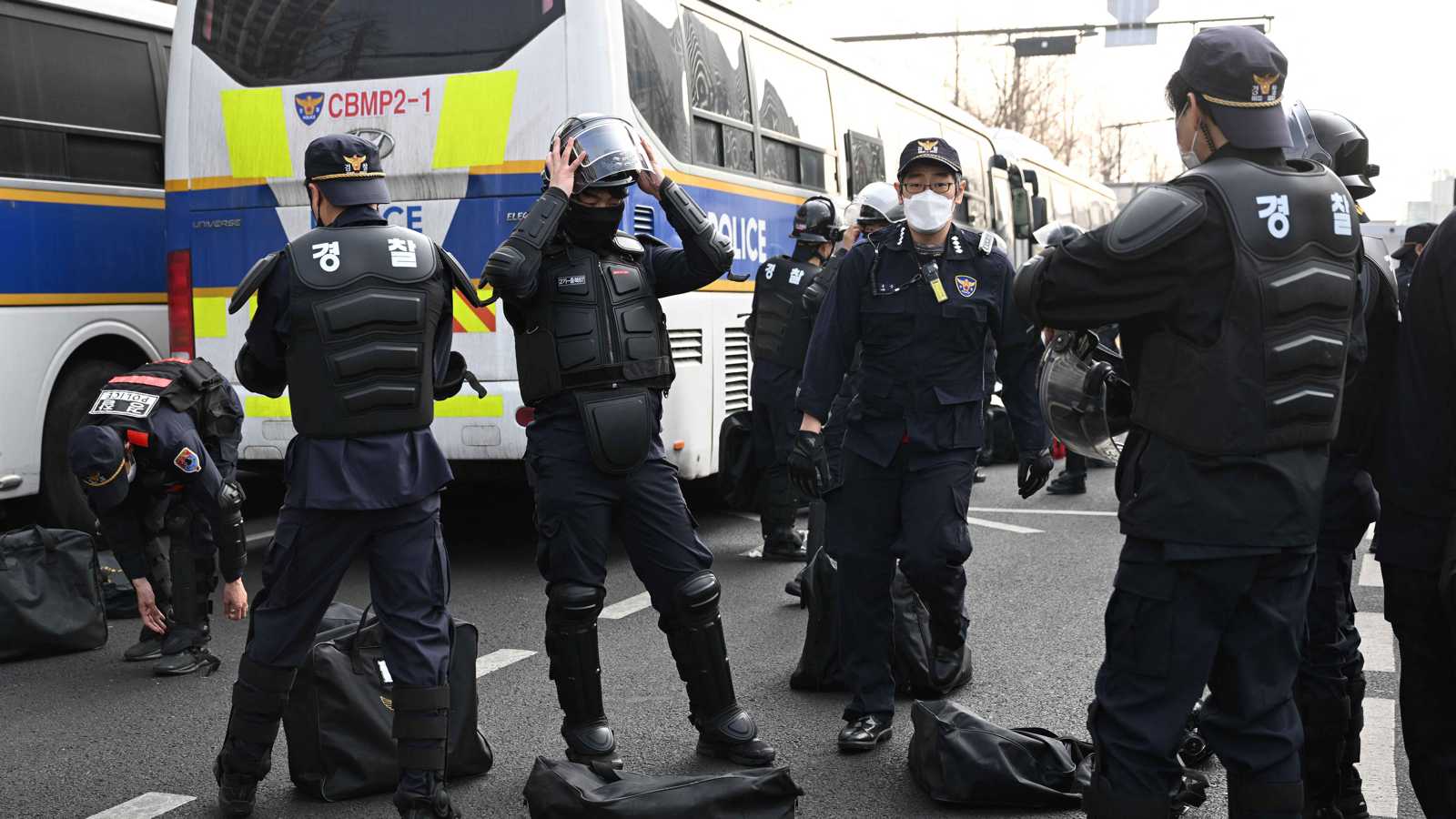 استنفار أمني في كوريا الجنوبية على خلفية تهريب وزير الدفاع السابق