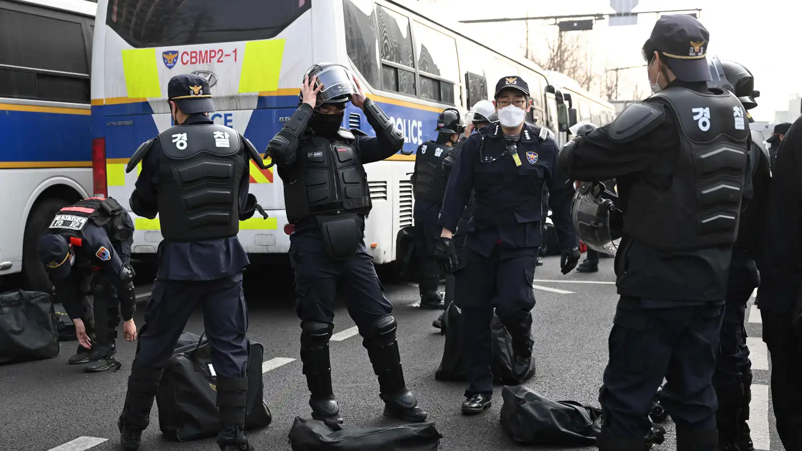 استنفار أمني في كوريا الجنوبية على خلفية تهريب وزير الدفاع السابق