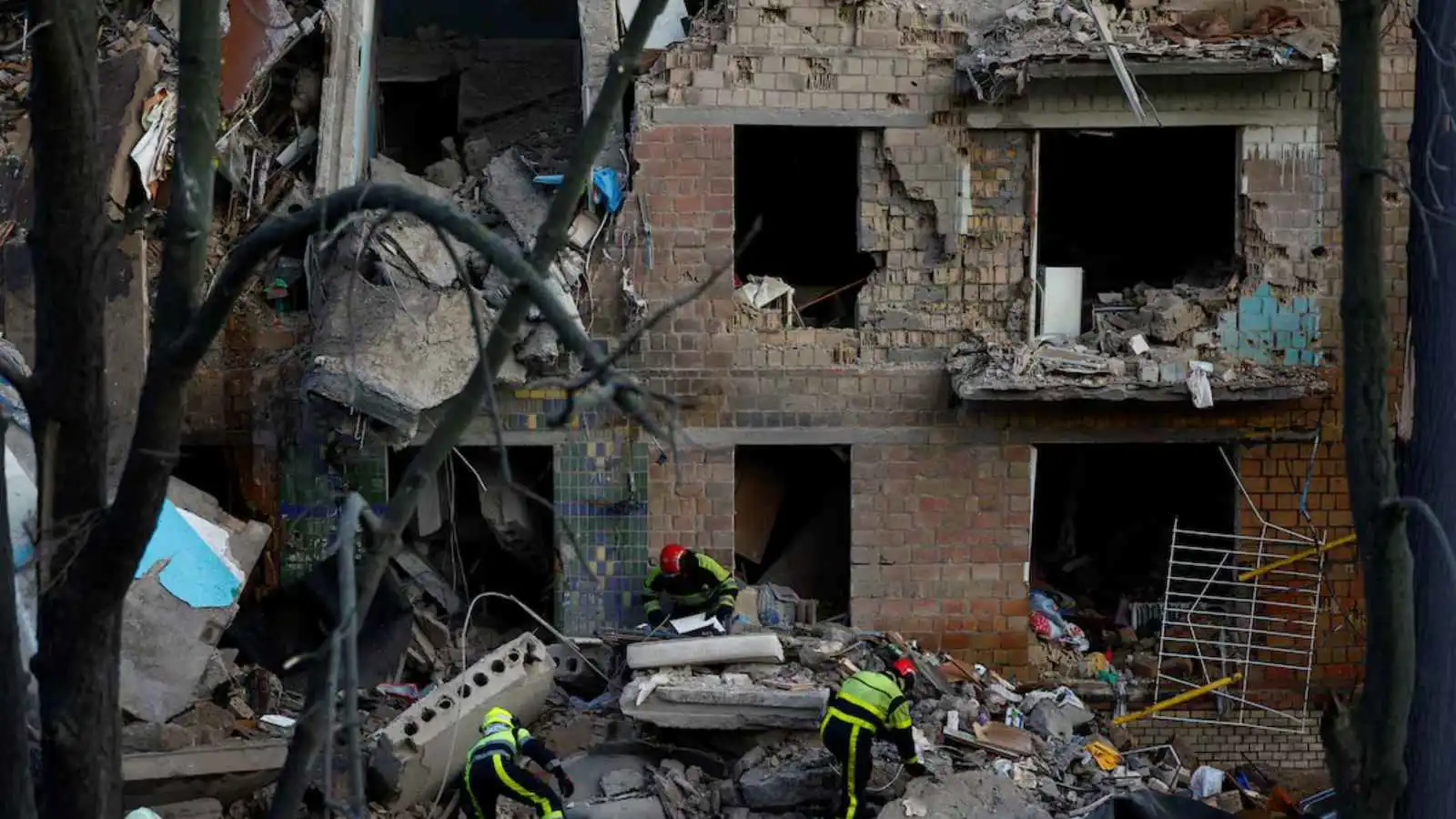 أوكرانيا: قتيل وجرحى إثر هجوم جوي روسي على كييف