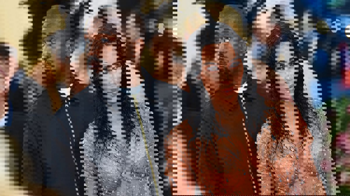 هل تتوقف كيم كارداشيان عن ارتداء الملابس المثيرة؟