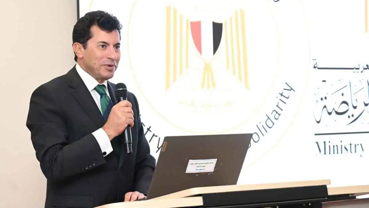 تدخلت في الأزمة.. وزير الرياضة يزف بشرى سارة لنادي الزمالك (فيديو)