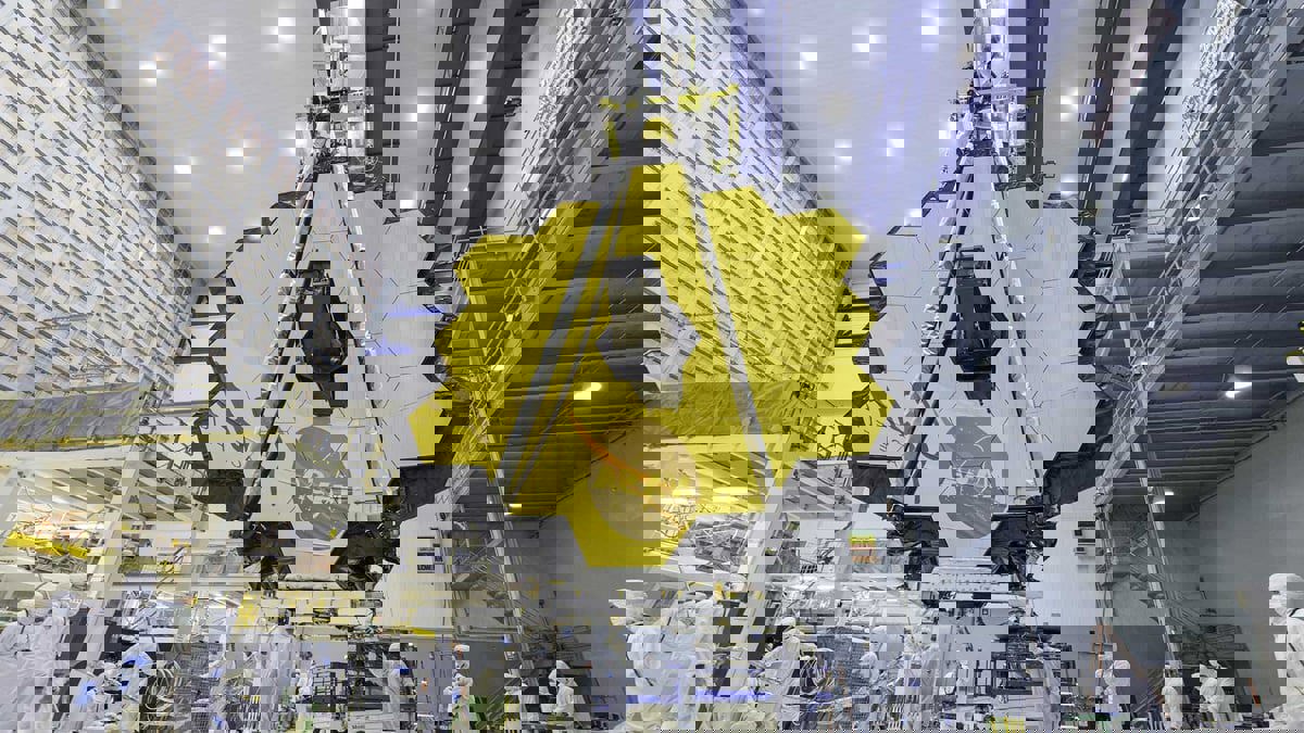 في رحلة للإجابة عن "الأسئلة الكبيرة" بالكون.. أكبر تلسكوب فضائي ينطلق اليوم