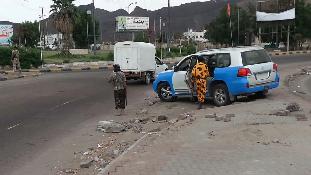 حادثة هزت عدن.. تفاصيل جديدة عن الرجل "المشنوق" في مدرسة للبنات