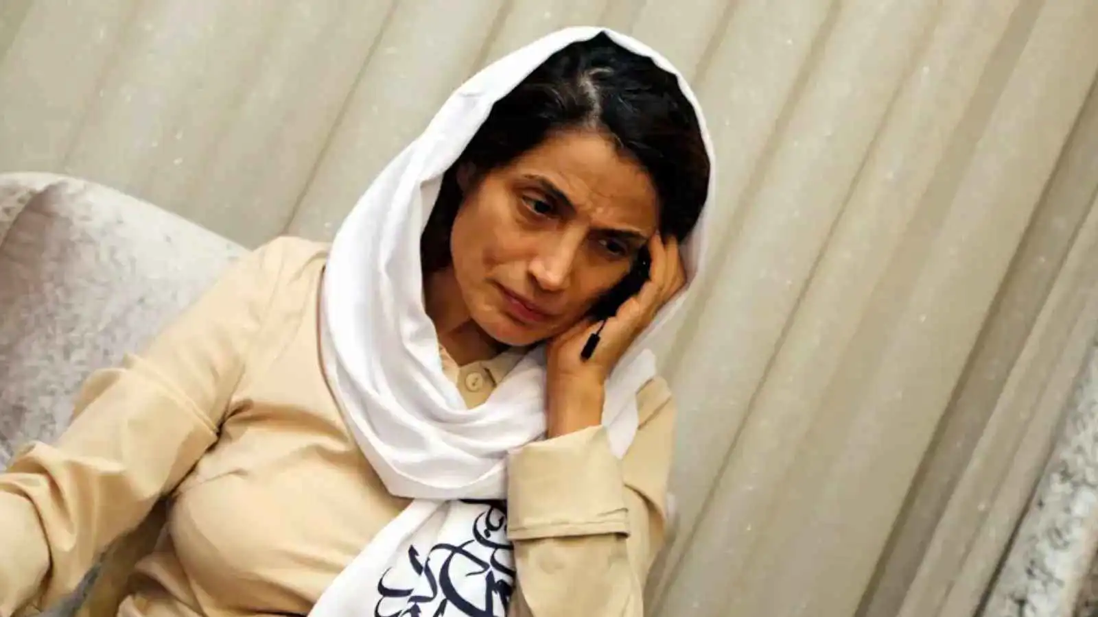 السلطات الإيرانية تعتقل مجددًا المحامية البارزة نسرين ستوده