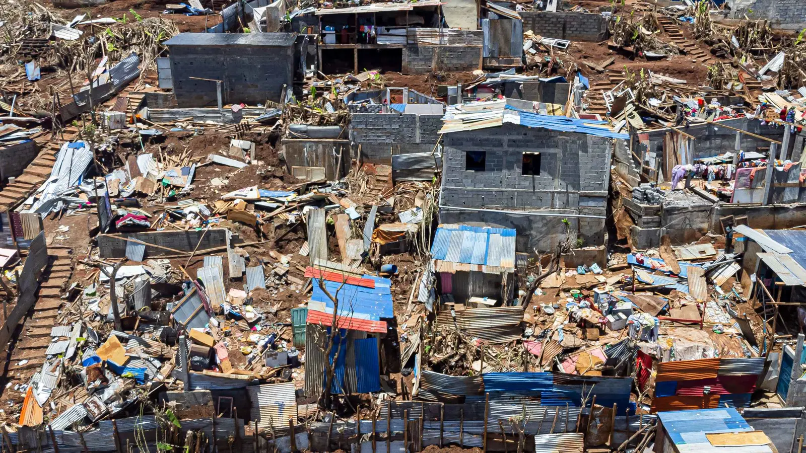 ارتفاع حصيلة ضحايا إعصار "شيدو" في مايوت الفرنسية إلى 39 شخصًا