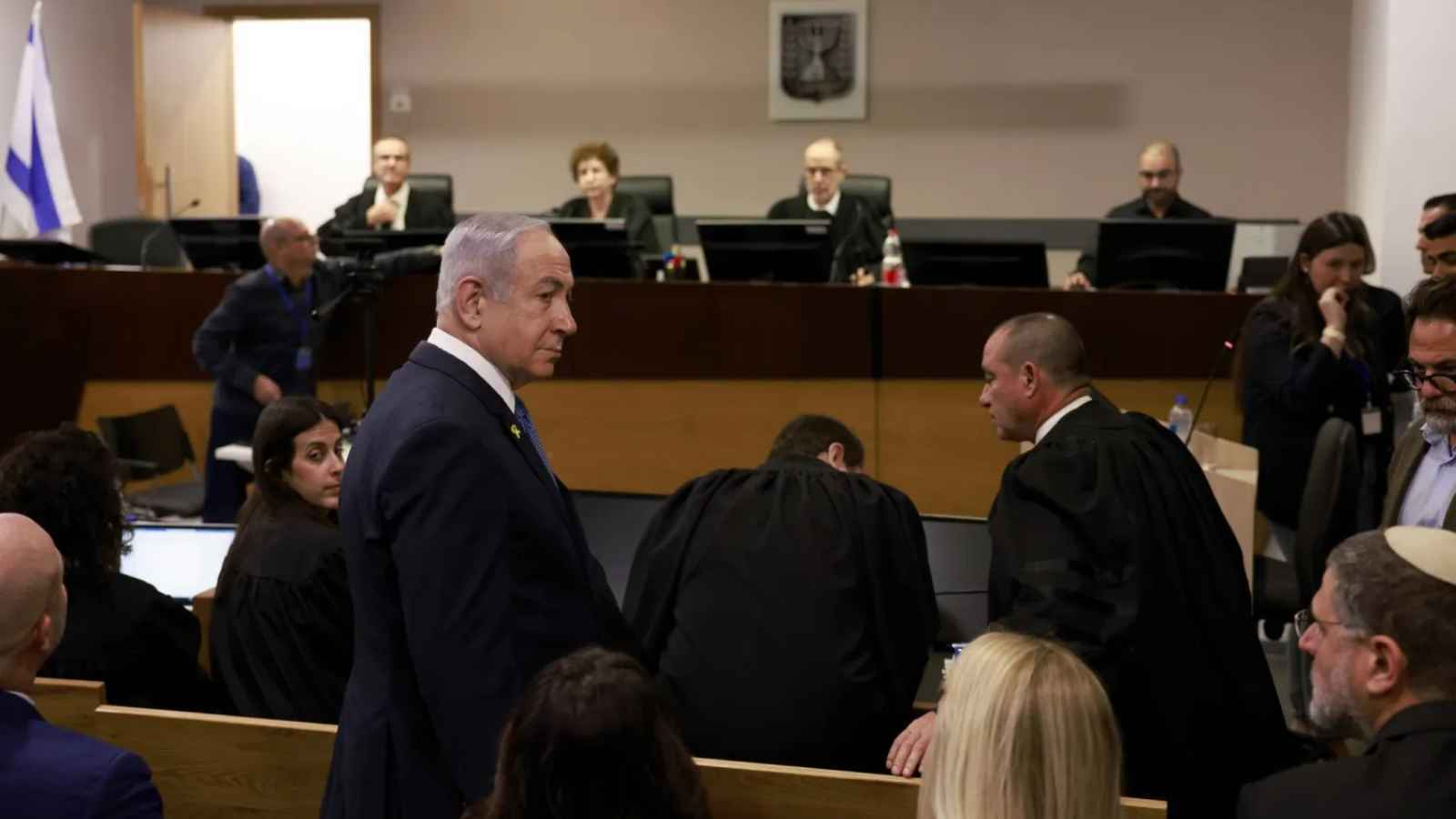 محكمة إسرائيلية ترفض طلبات نتنياهو وتعاود محاكمته الاثنين