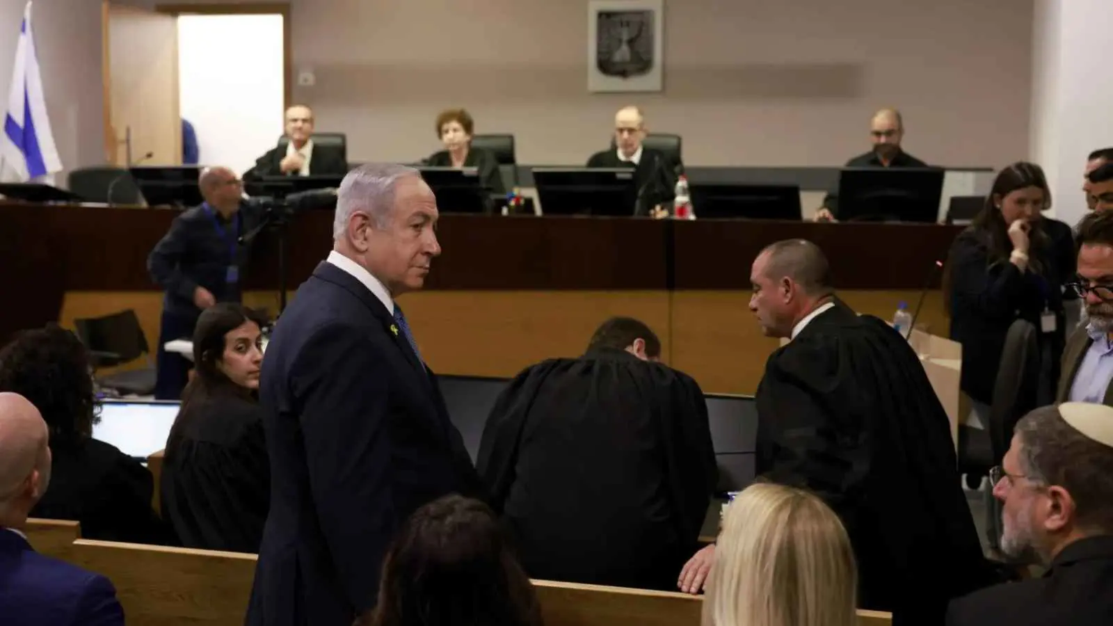 محكمة إسرائيلية ترفض طلبات نتنياهو وتعاود محاكمته الاثنين