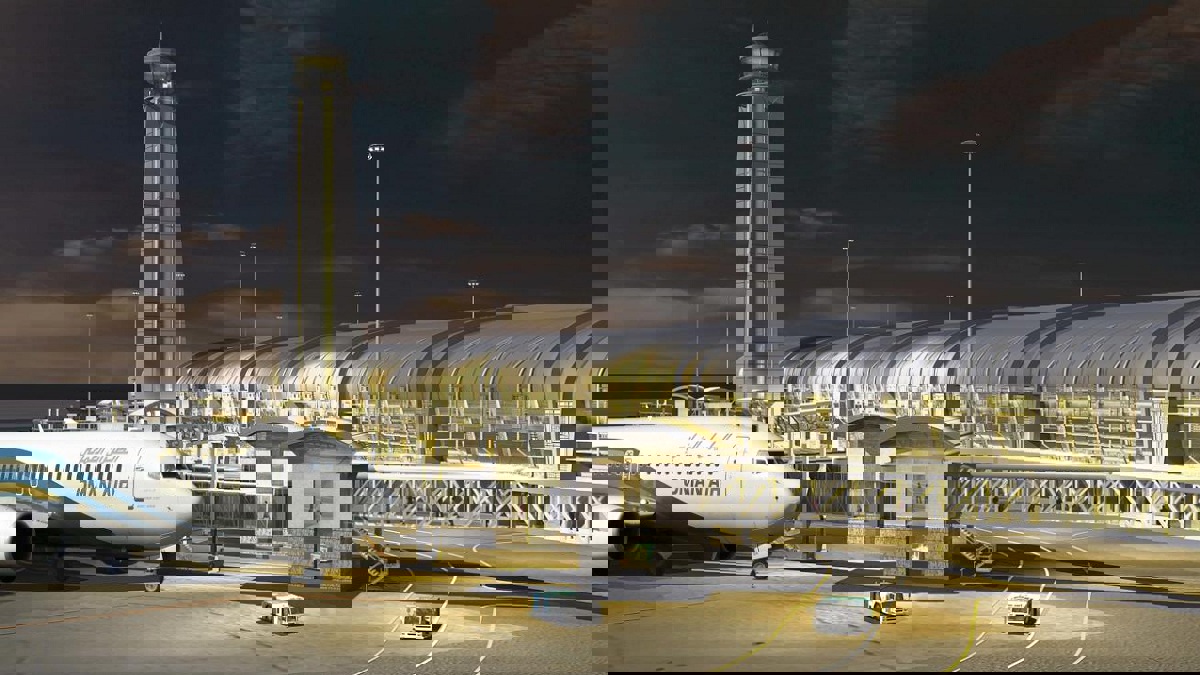 سلطنة عمان تغلق مطار صلالة لـ"أسباب فنية"