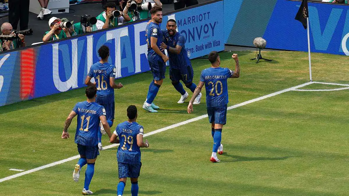 الموعد والقنوات المجانية الناقلة لمباراة الهلال وسالزبورغ