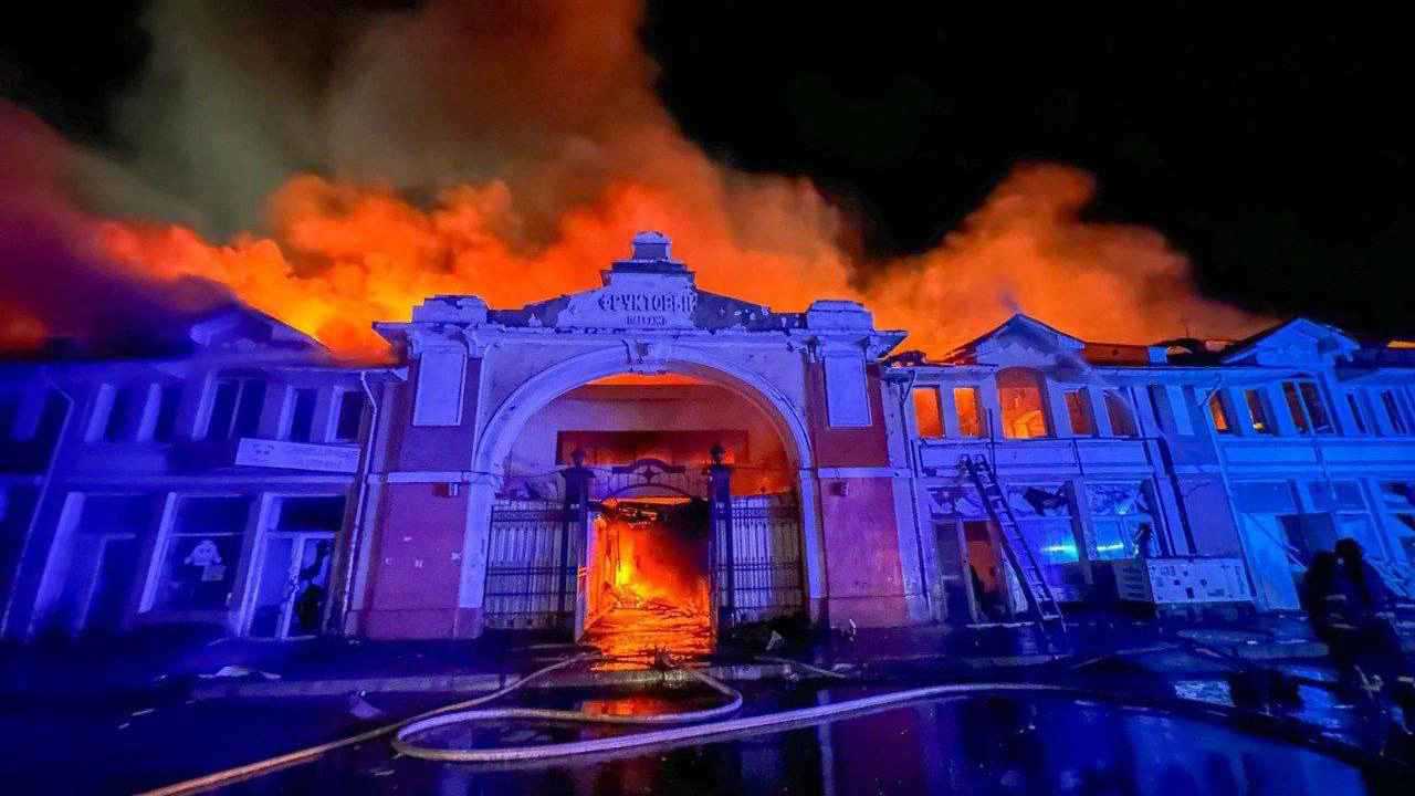 طالت مواقع حيوية.. روسيا وأوكرانيا تشعلان هجمات المسيرات (فيديو)