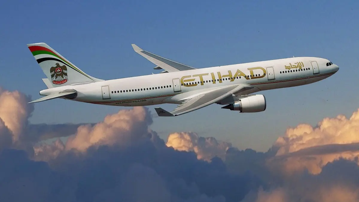 الاتحاد للطيران تقلص خسائرها في نصف عام إلى 400 مليون دولار