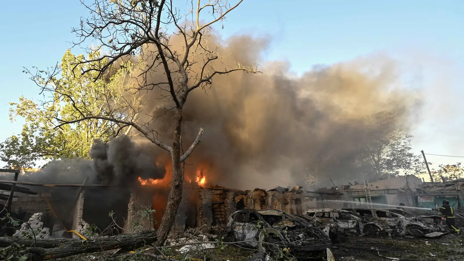 ما دلالات هجوم موسكو العنيف على "زاباروجيا"؟