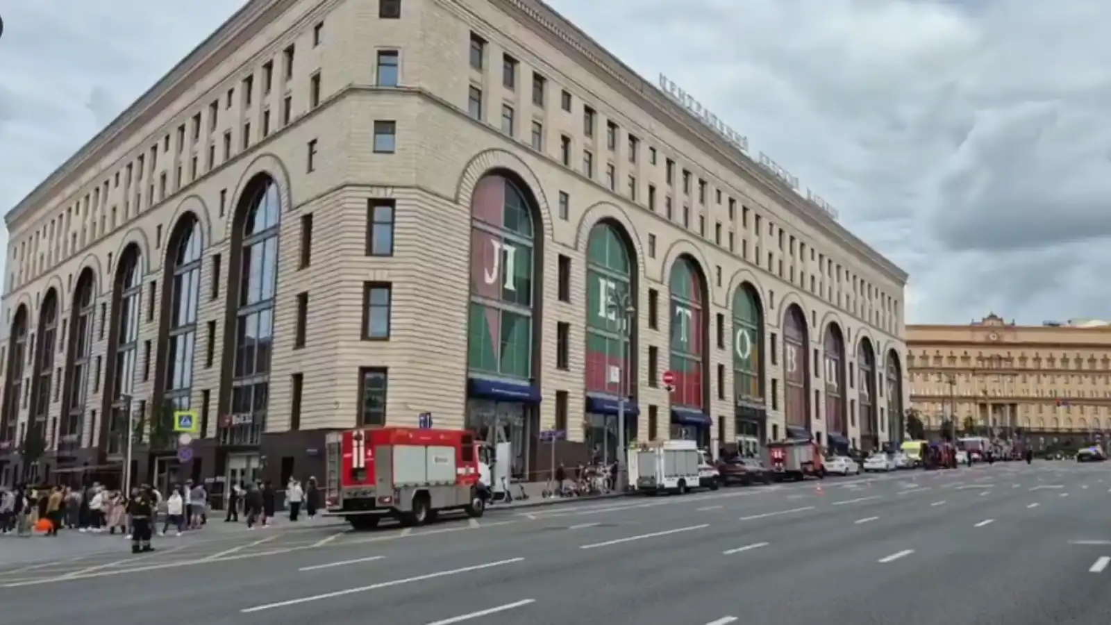 قتيل وجرحى بانفجار في مركز تسوق وسط موسكو (فيديو)